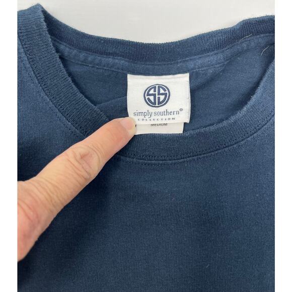 Simply Southern Let all that you do be done in LOVE Tshirt size Medium PreOwned - Picture 3 of 6